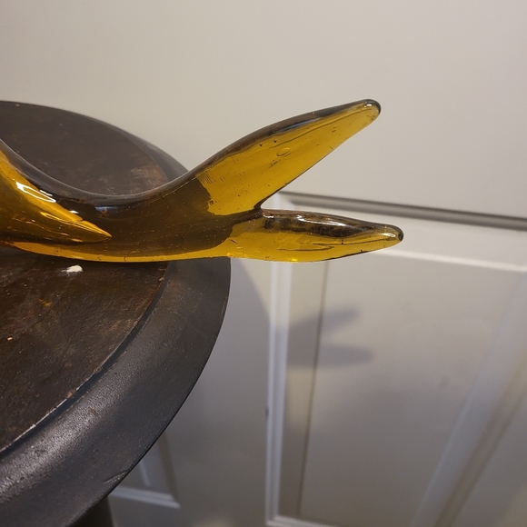 Blenko Style Mid-century Modern Amber Glass Fish Vase Decanter - Picture 5 of 9